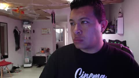 Snapshot of _mr_panda_ chatting on 10-28-25, 10:01 Panda online show from 10-28-25, 10:01