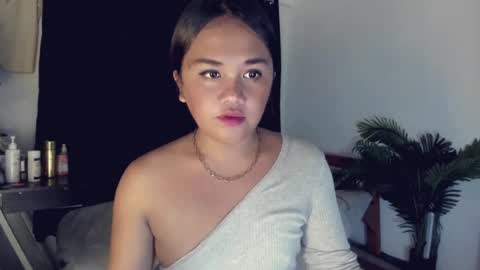Snapshot of _mslibaylibay_ chatting on 06-20-26, 06:16 Angel online show from 06-20-26, 06:16