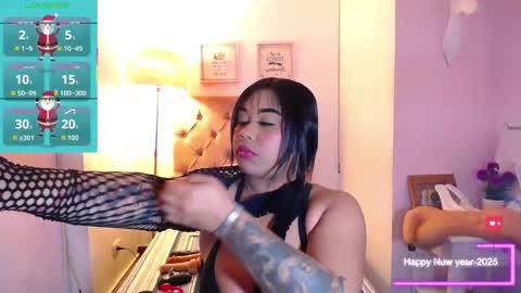 nahomi  online show from 12-13-25, 08:47