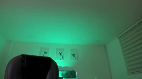 Natalie online show from 10-01-25, 03:56