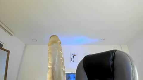 Natalie online show from 10-12-25, 02:54