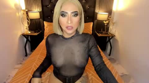 Snapshot of _natashacooper_ chatting on 06-17-26, 02:14 _natashacooper_ online show from 06-17-26, 02:14