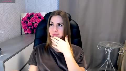 Snapshot of _naughty_megan_ chatting on 02-20-25, 05:18 Megan online show from 02-20-25, 05:18