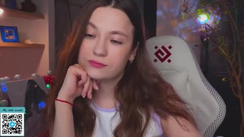 Mia with a big heart  online show from 12-16-25, 10:42