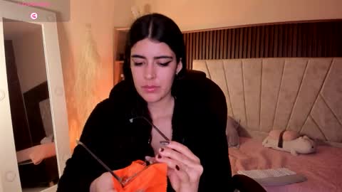 Niah  You can call me Ni or cutie haha online show from 11-09-25, 09:24