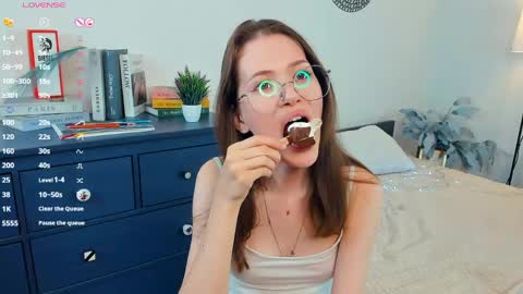 Ashley online show from 05-06-26, 01:16