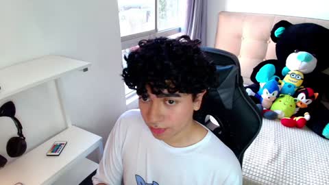 Nicolas online show from 12-19-24, 08:34