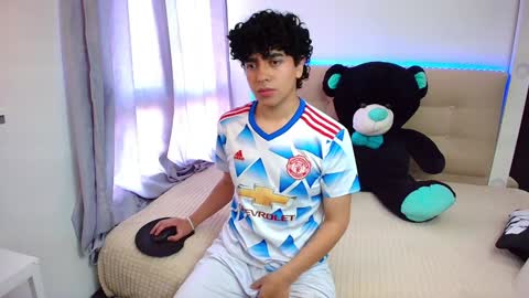 Nicolas online show from 01-04-25, 08:16