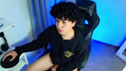 Nicolas online show from 01-09-25, 01:39