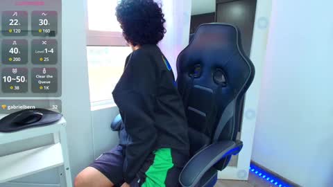 Nicolas online show from 01-20-25, 07:25