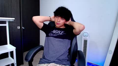 Nicolas online show from 01-27-25, 06:09