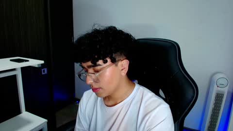 Nicolas online show from 02-05-25, 10:44