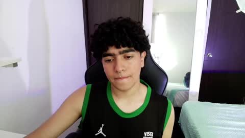 Nicolas online show from 02-19-25, 06:43