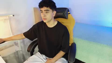 Nicolas online show from 10-12-25, 08:30