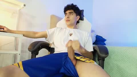 Nicolas online show from 10-22-25, 02:01