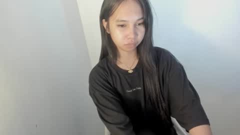 Snapshot of _nicole69_ chatting on 05-27-26, 08:17 Nicole online show from 05-27-26, 08:17