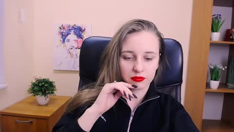 Snapshot of _nicole_new chatting on 01-28-25, 09:51 Nica online show from 01-28-25, 09:51