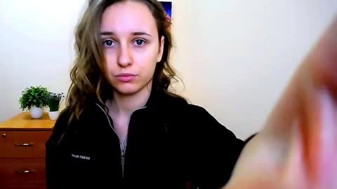 Snapshot of _nicole_new chatting on 02-07-25, 12:28 Nica online show from 02-07-25, 12:28