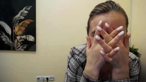 Snapshot of _nicole_new chatting on 09-12-25, 08:03 Nica online show from 09-12-25, 08:03