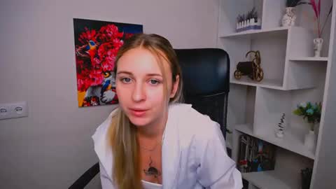 Snapshot of _nicole_new chatting on 06-21-26, 08:39 Nica online show from 06-21-26, 08:39