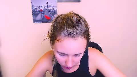 Snapshot of _nicole_new chatting on 07-28-26, 02:13 Nica online show from 07-28-26, 02:13