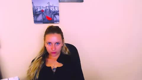 Snapshot of _nicole_new chatting on 07-29-26, 07:06 Nica online show from 07-29-26, 07:06