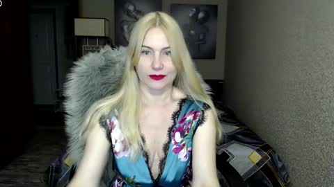 Donella    online show from 03-10-25, 07:18