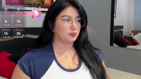 Snapshot of _nina_sweet chatting on 01-19-25, 12:06 online show from 01-19-25, 12:06