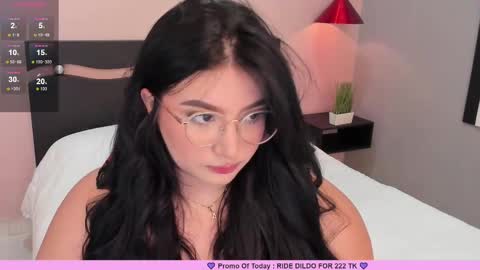 Snapshot of _nina_sweet chatting on 02-19-25, 12:11 online show from 02-19-25, 12:11
