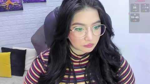 Snapshot of _nina_sweet chatting on 10-11-25, 12:04 online show from 10-11-25, 12:04