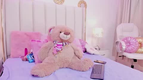  ninafox online show from 02-16-26, 09:22