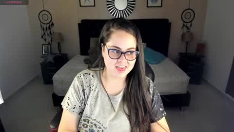 Snapshot of _oliviajoness chatting on 06-13-26, 12:25 Olivia jones online show from 06-13-26, 12:25