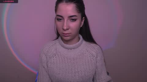 Snapshot of _oliviax_ chatting on 11-29-25, 08:28 Olivia online show from 11-29-25, 08:28