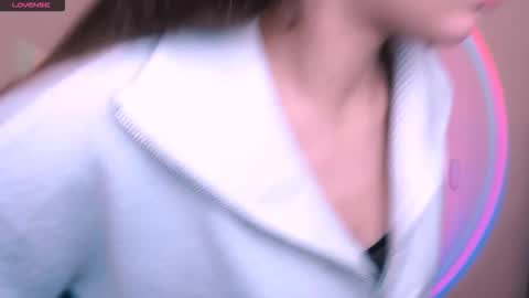 Snapshot of _oliviax_ chatting on 12-01-25, 01:16 Olivia online show from 12-01-25, 01:16