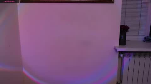 Snapshot of _oliviax_ chatting on 12-03-25, 02:04 Olivia online show from 12-03-25, 02:04