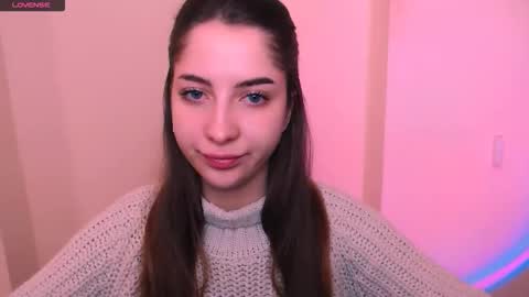 Snapshot of _oliviax_ chatting on 12-04-25, 10:24 Olivia online show from 12-04-25, 10:24