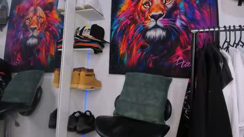 Snapshot of _pantera_09 chatting on 02-08-26, 07:56 Kevin online show from 02-08-26, 07:56