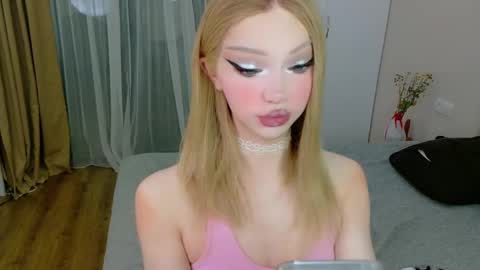 Snapshot of _paprika chatting on 11-20-25, 08:41 _paprika online show from 11-20-25, 08:41