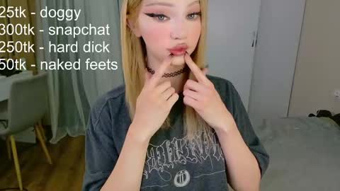 Snapshot of _paprika chatting on 11-30-25, 08:24 _paprika online show from 11-30-25, 08:24