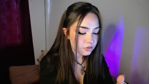 Paris online show from 03-30-26, 10:33