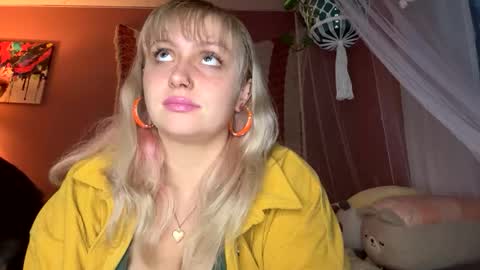 _peaceoutgirlscout_ online show from 11-03-25, 11:26