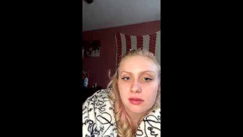 _peaceoutgirlscout_ online show from 11-26-25, 10:00