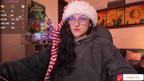 Snapshot of _peach__ chatting on 12-27-24, 06:35 violeta ig online show from 12-27-24, 06:35