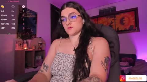 Snapshot of _peach__ chatting on 01-19-25, 04:44 violeta ig online show from 01-19-25, 04:44