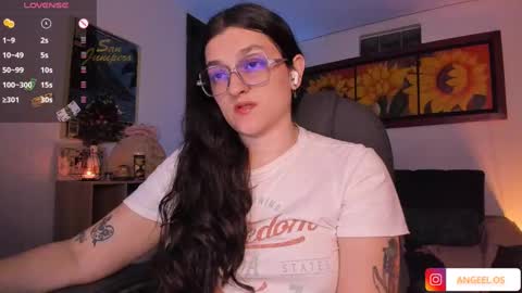 Snapshot of _peach__ chatting on 01-31-25, 02:37 violeta ig online show from 01-31-25, 02:37