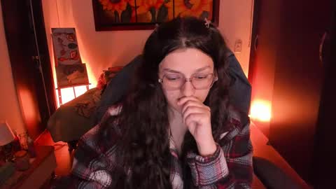 Snapshot of _peach__ chatting on 09-09-25, 03:17 violeta ig online show from 09-09-25, 03:17