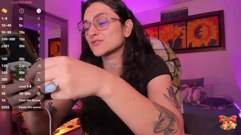 Snapshot of _peach__ chatting on 12-05-25, 05:49 violeta ig online show from 12-05-25, 05:49