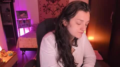 Snapshot of _peach__ chatting on 01-15-26, 03:11 violeta ig online show from 01-15-26, 03:11