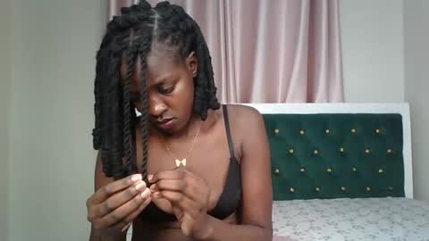 Snapshot of _pretty_savage chatting on 04-14-26, 08:59 savage online show from 04-14-26, 08:59