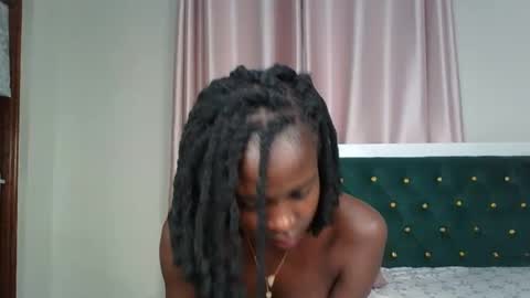 Snapshot of _pretty_savage chatting on 04-16-26, 11:22 savage online show from 04-16-26, 11:22